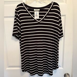 Zenana Women’s Black and White Striped V-neck Top Size 1X